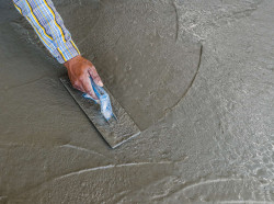 Artisan pour réaliser un ragréage